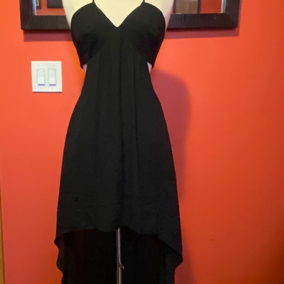 Express asymmetrical black dress with cutouts - Picture 5 of 9